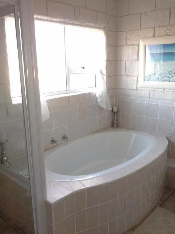 Le Mahi Guest House Langebaan Dış mekan fotoğraf